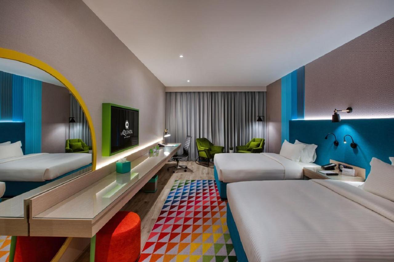 Deluxe Room, 2 Twin Beds - Complimentary Transfer to La Mer Beach, Dubai Mall / Burj Khalifa Metro Station,1187716120:JPEG