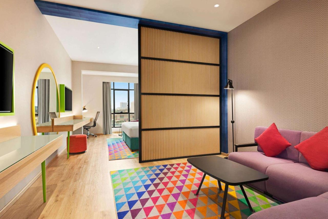Junior Suite, 1 King Bed - Complimentary Transfer to La Mer Beach, Dubai Mall / Burj Khalifa Metro Station,1106961159:JPEG