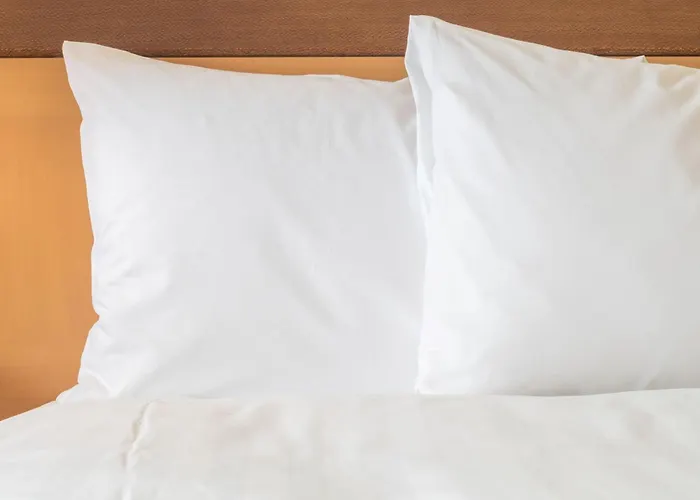 Holiday Inn Express Airport By Ihg